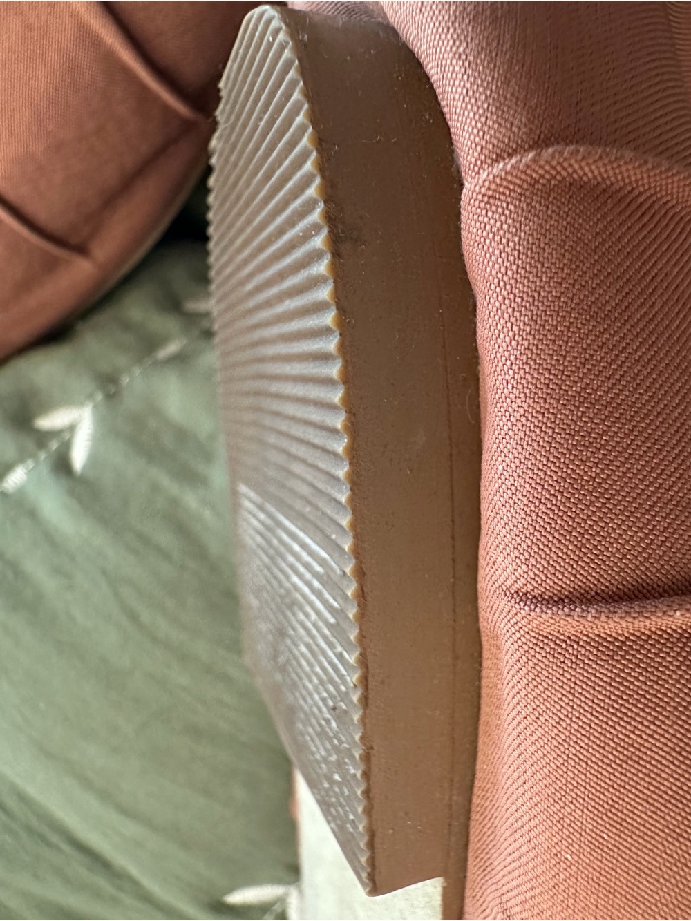 Size 10 - Women's Ballet Flats in Peachy Coral Pleated Fabric - Picture 8 of 10